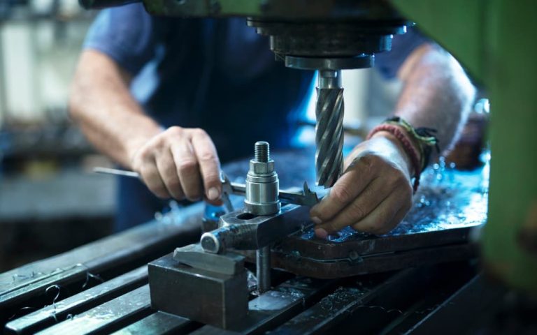 Serviço de usinagem de peças grandes: o que considerar antes de contratar